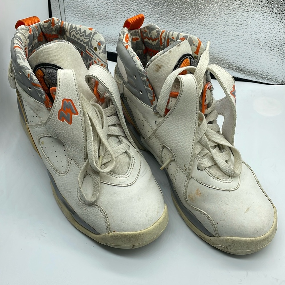 Air Jordan’s white, grey and orange size 5.5